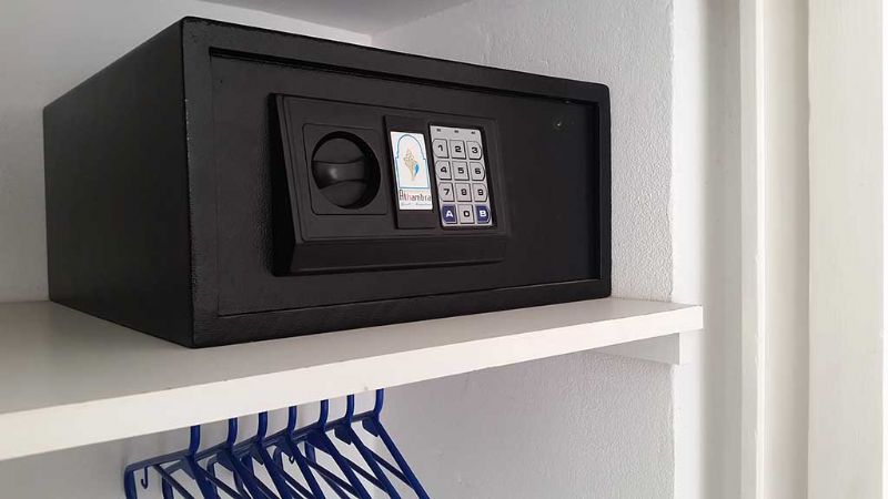 Caja de seguridad. de Departamentos Alhambra